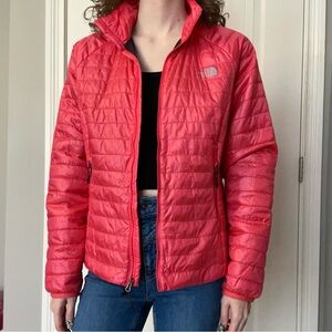 The North Face women’s bright pink/red insulated winter jacket coat